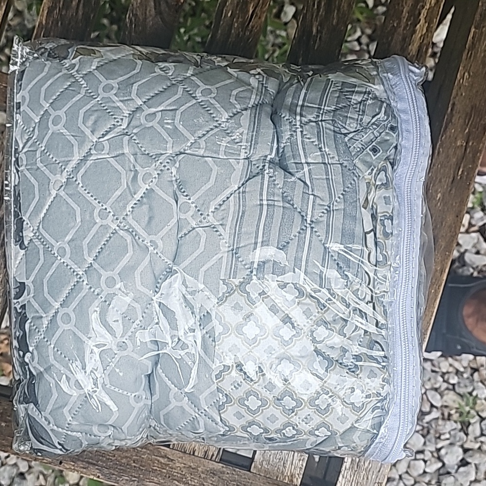 Furniture protector - Picture 3 of 3